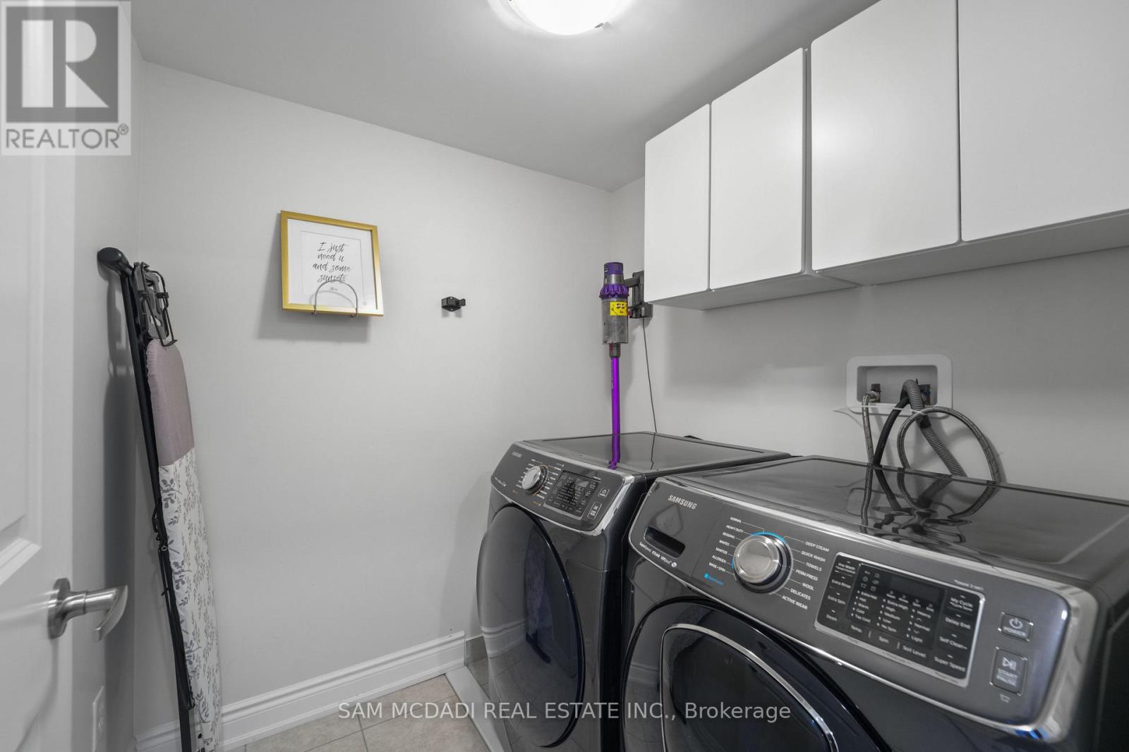 61 Edward Horton Crescent, Toronto, Ontario  M8Z 0E7 - Photo 19 - W13027234