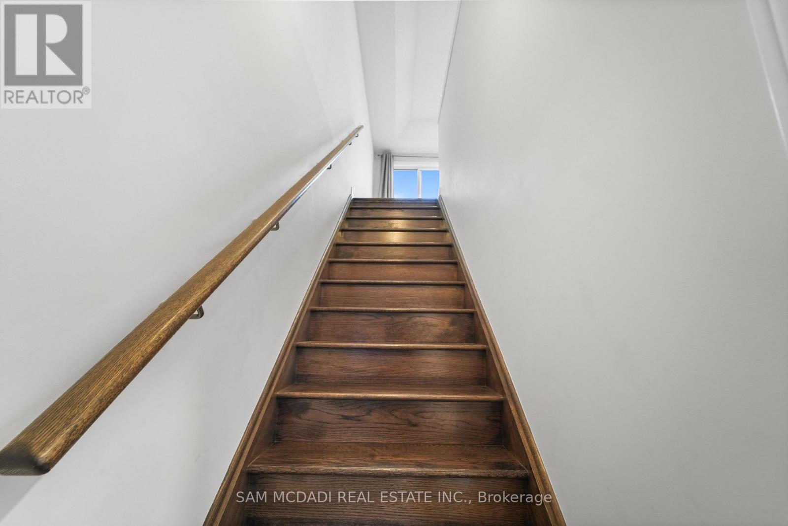 61 Edward Horton Crescent, Toronto, Ontario  M8Z 0E7 - Photo 25 - W13027234