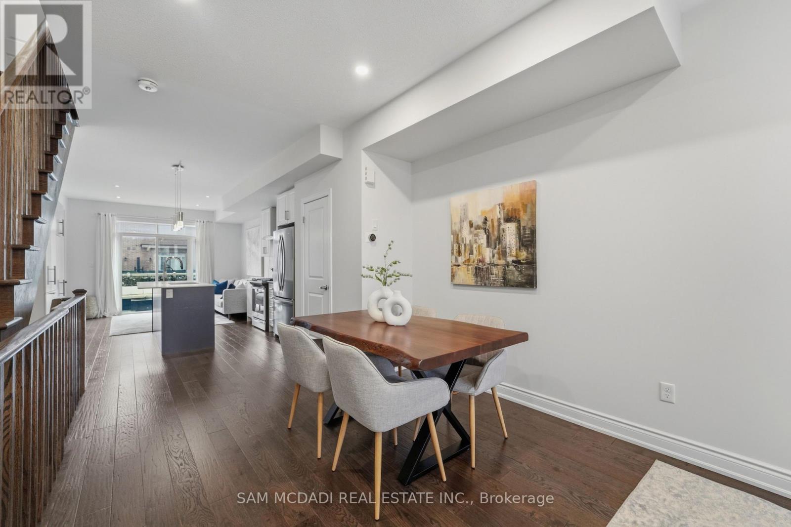 61 Edward Horton Crescent, Toronto, Ontario  M8Z 0E7 - Photo 6 - W13027234