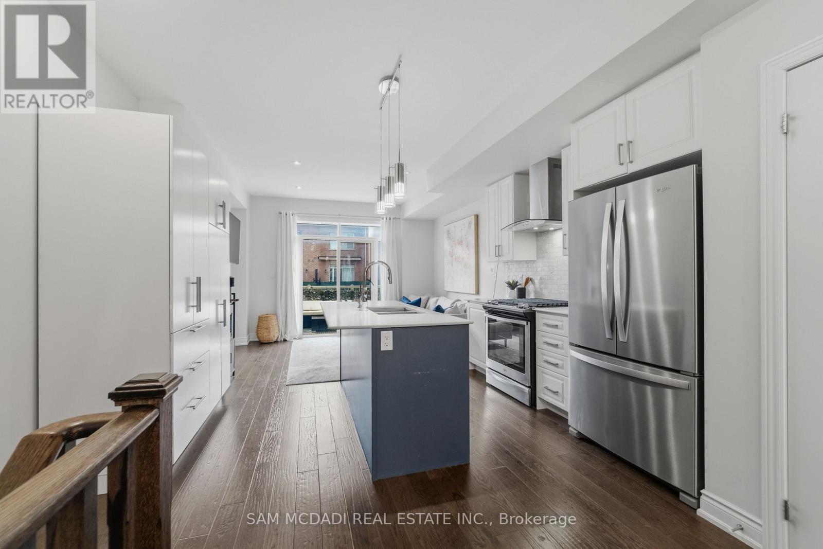 61 Edward Horton Crescent, Toronto, Ontario  M8Z 0E7 - Photo 9 - W13027234