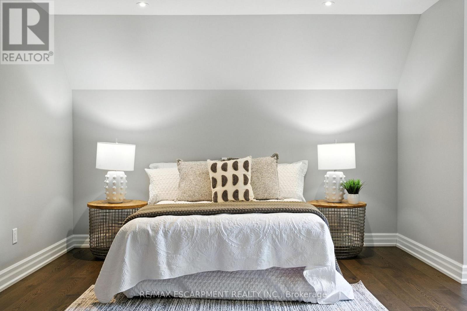 391 Patricia Drive, Burlington, Ontario  L7T 1J9 - Photo 25 - W13027274