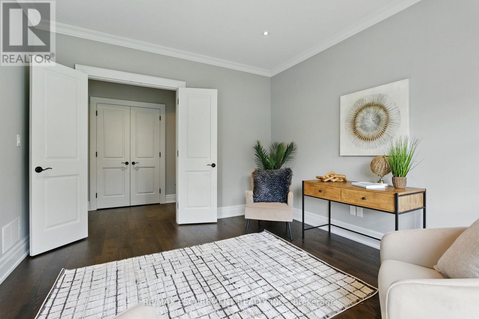 391 Patricia Drive, Burlington, Ontario  L7T 1J9 - Photo 8 - W13027274