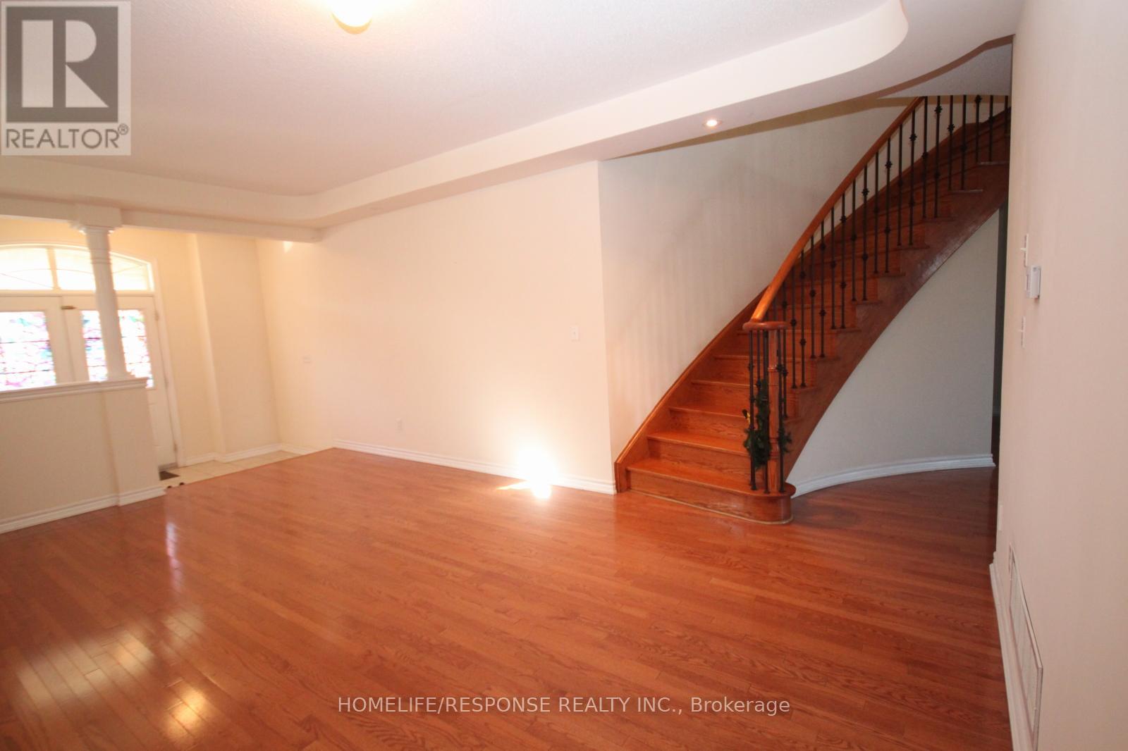 517 Fernforest Drive, Brampton, Ontario  L6R 0S8 - Photo 2 - W13027284