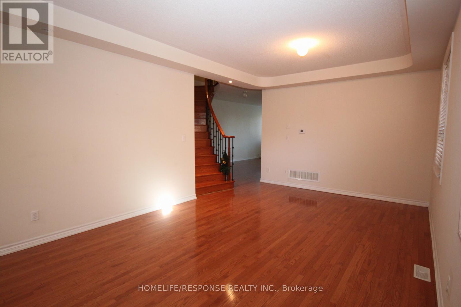 517 Fernforest Drive, Brampton, Ontario  L6R 0S8 - Photo 3 - W13027284