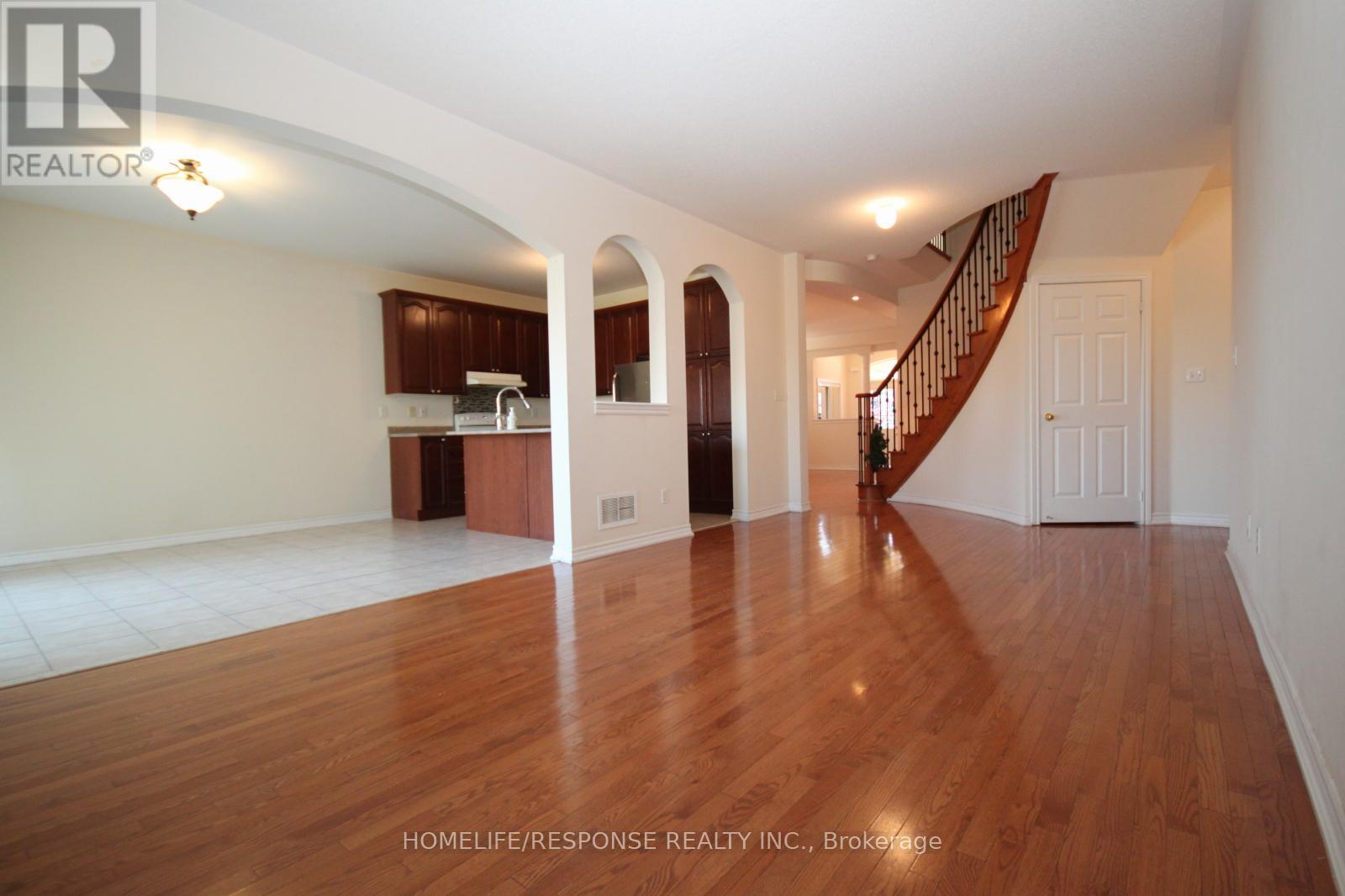 517 Fernforest Drive, Brampton, Ontario  L6R 0S8 - Photo 6 - W13027284