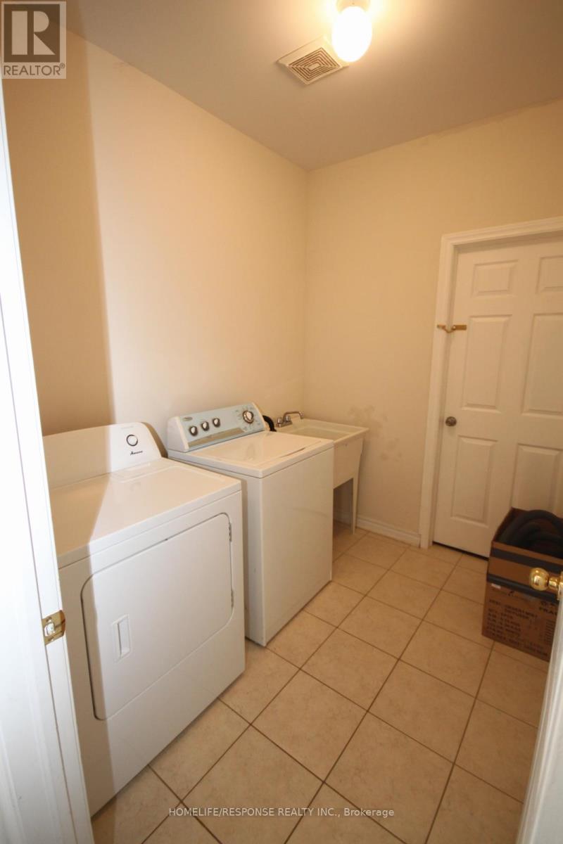 517 Fernforest Drive, Brampton, Ontario  L6R 0S8 - Photo 7 - W13027284