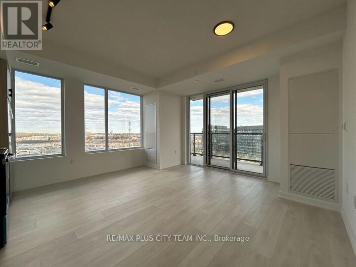 C807 - 4878 Powers Common, Burlington, Ontario  L7M 2B4 - Photo 2 - W13027292