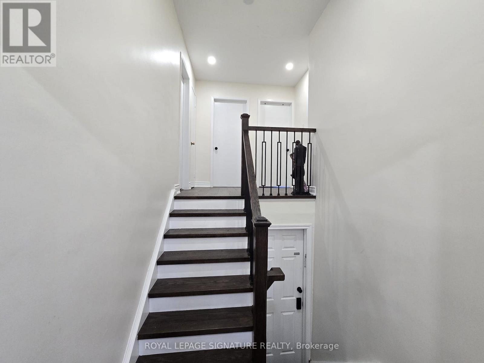 Upper - 23 Benrubin Drive, Toronto, Ontario  M9L 2H3 - Photo 15 - W13027296