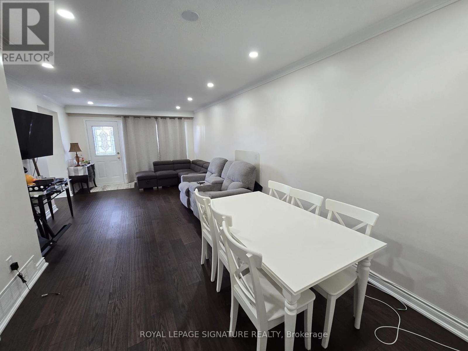 Upper - 23 Benrubin Drive, Toronto, Ontario  M9L 2H3 - Photo 4 - W13027296