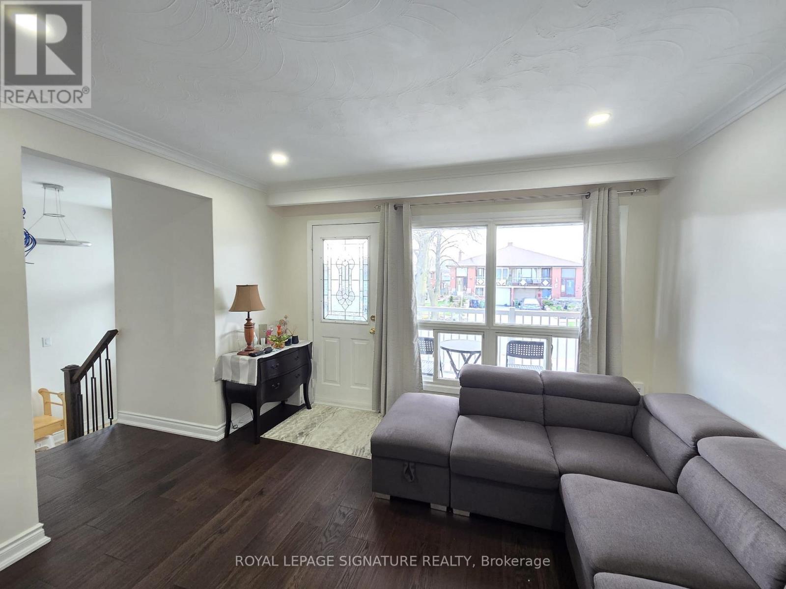 Upper - 23 Benrubin Drive, Toronto, Ontario  M9L 2H3 - Photo 7 - W13027296