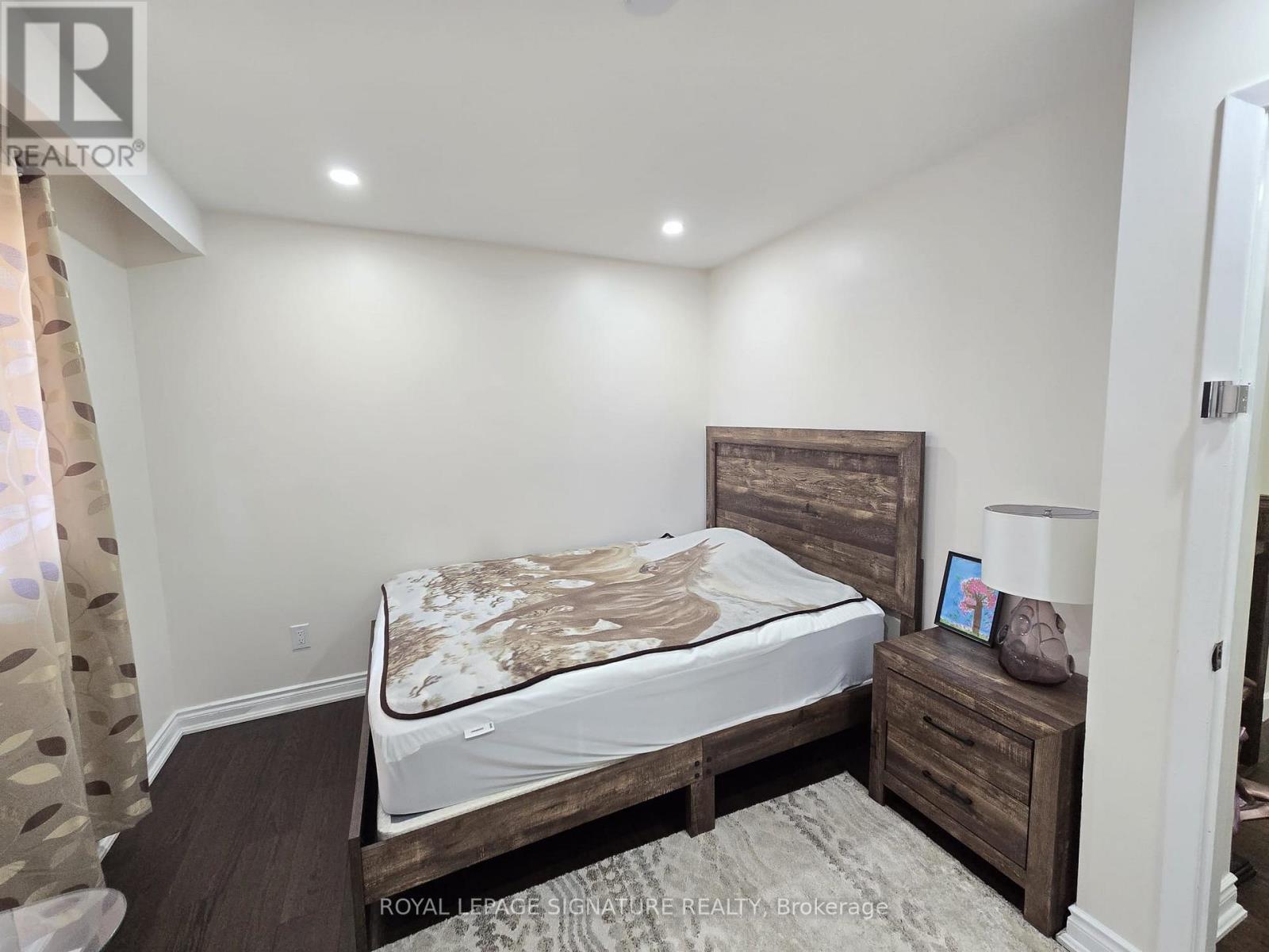 Upper - 23 Benrubin Drive, Toronto, Ontario  M9L 2H3 - Photo 8 - W13027296