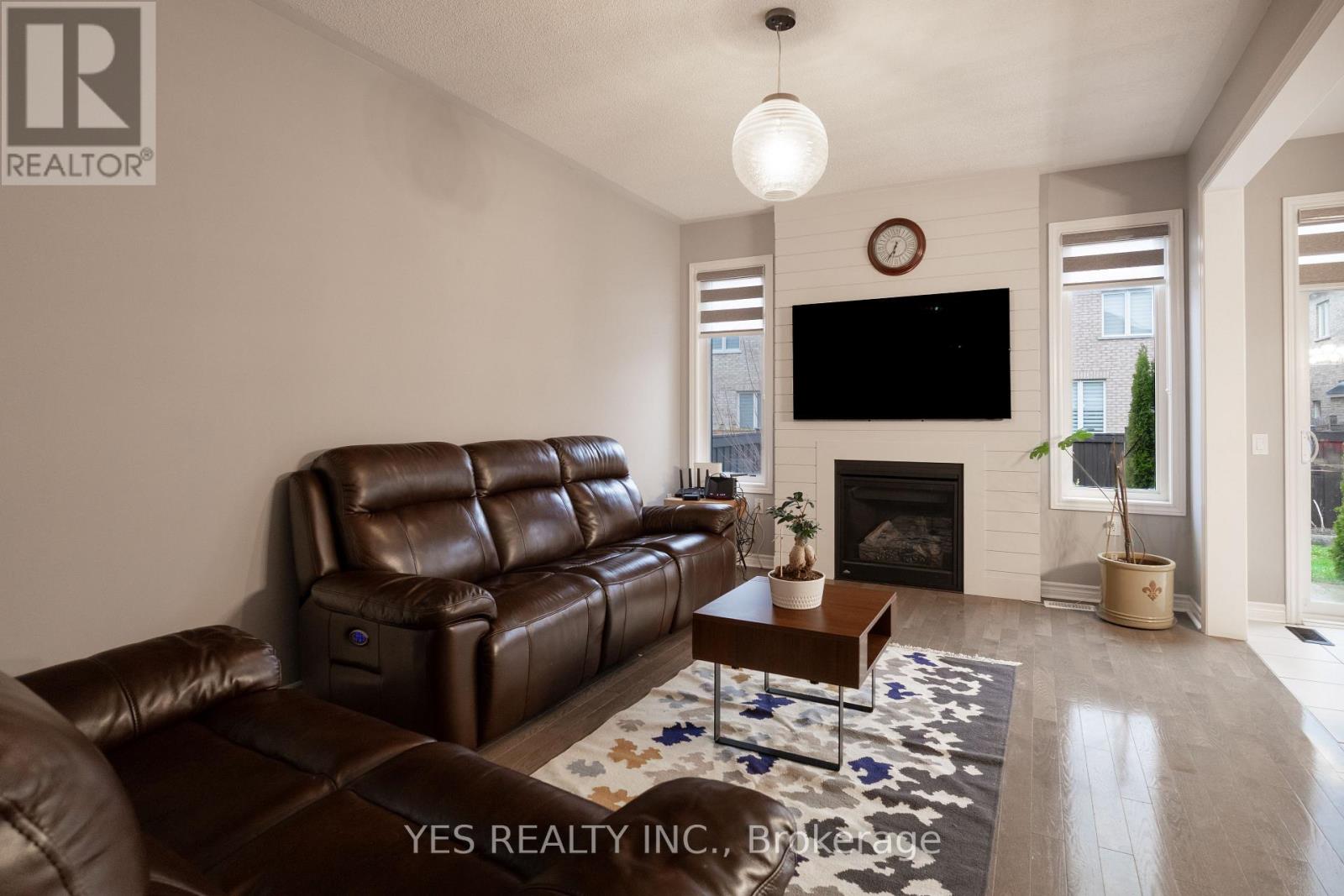 34 Newhouse Boulevard, Caledon, Ontario  L7C 4A1 - Photo 11 - W13027336