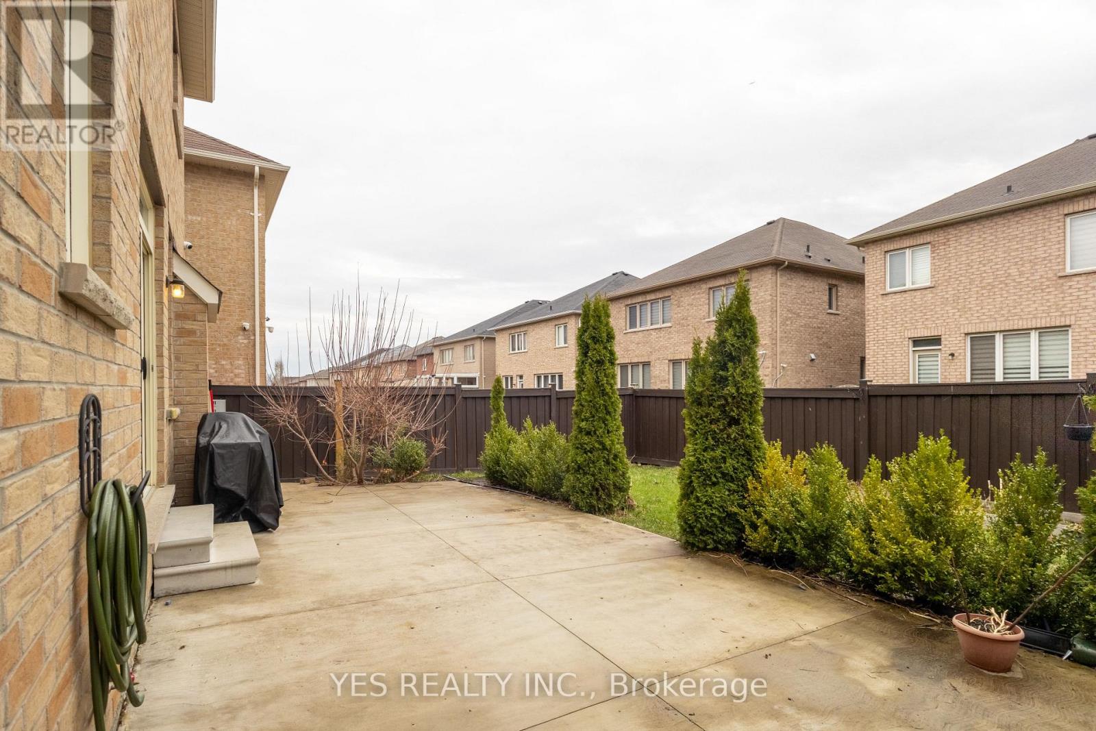 34 Newhouse Boulevard, Caledon, Ontario  L7C 4A1 - Photo 5 - W13027336