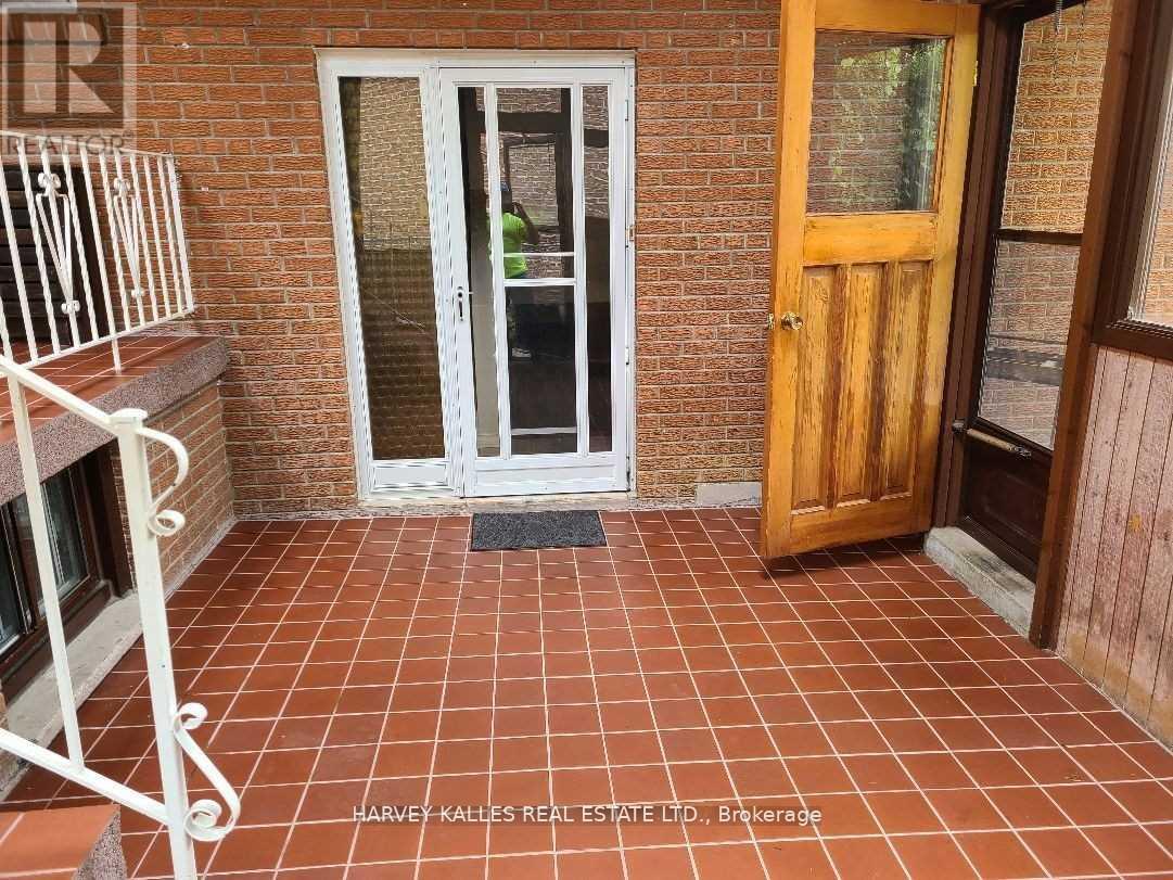 Lower - 2379 Hensall Street, Mississauga, Ontario  L5A 2T1 - Photo 2 - W13027360