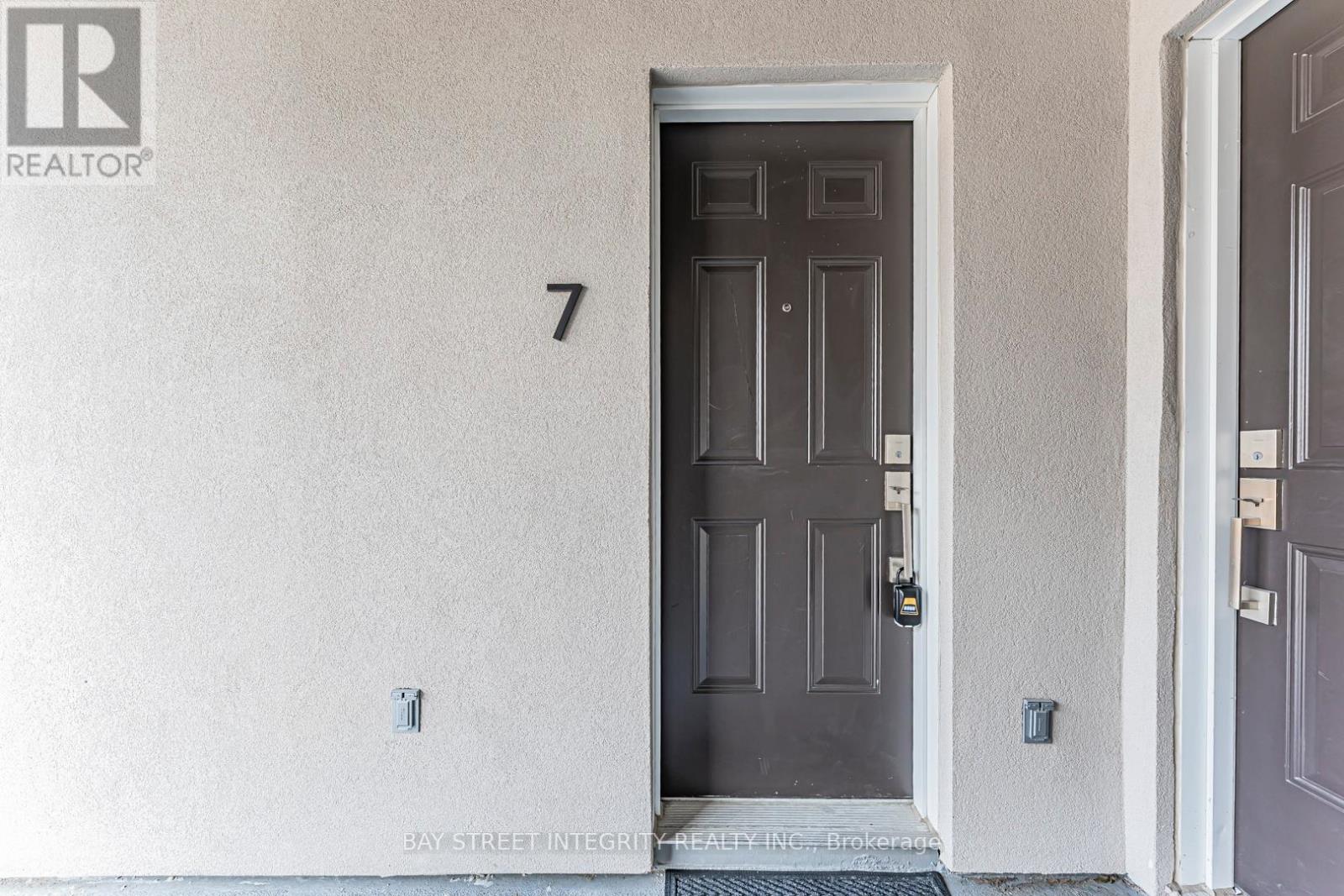 7 - 4045 Hickory Drive, Mississauga, Ontario  L4W 1L1 - Photo 4 - W12954824