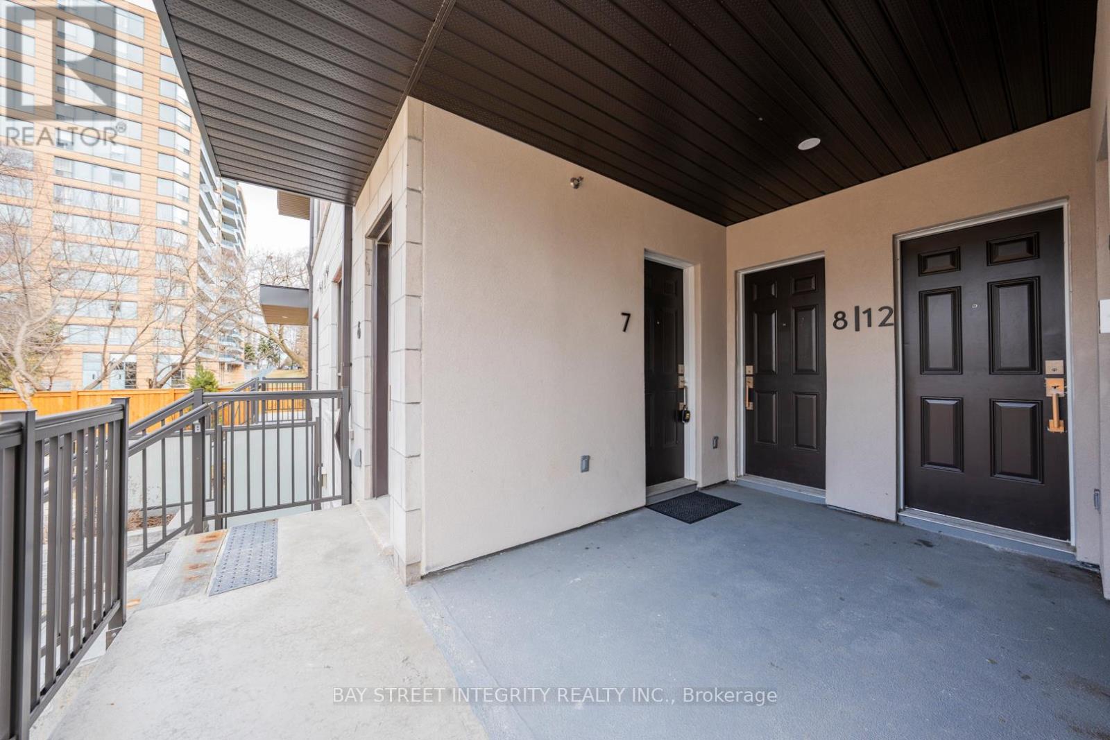 7 - 4045 Hickory Drive, Mississauga, Ontario  L4W 1L1 - Photo 3 - W12954824