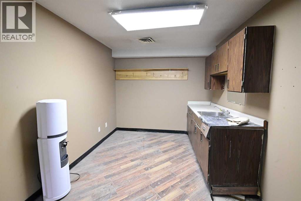 4, 7419 50 Avenue, Red Deer, Alberta  T4P 1M5 - Photo 4 - A2300798