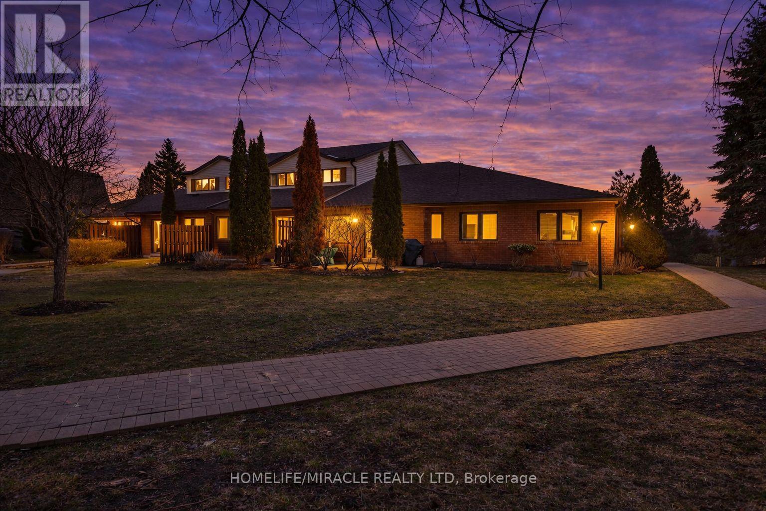 32 - 36 Champlain Crescent, Peterborough, Ontario  K9L 1T1 - Photo 2 - X13009522