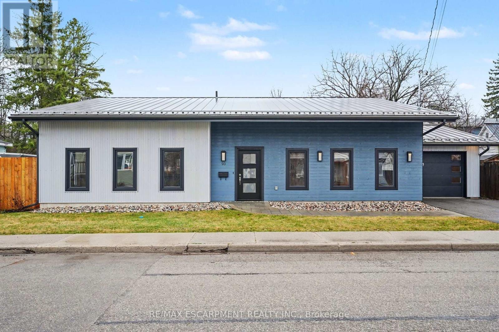 90 Beckwith Street E, Perth, Ontario  K7H 1C4 - Photo 2 - X13027328