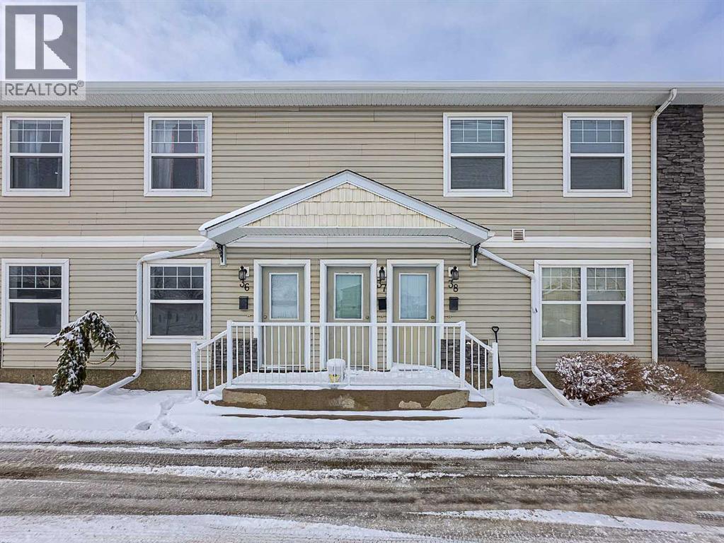 37, 20 Jacobs Close, Red Deer, Alberta  T4P 4C9 - Photo 1 - A2303532