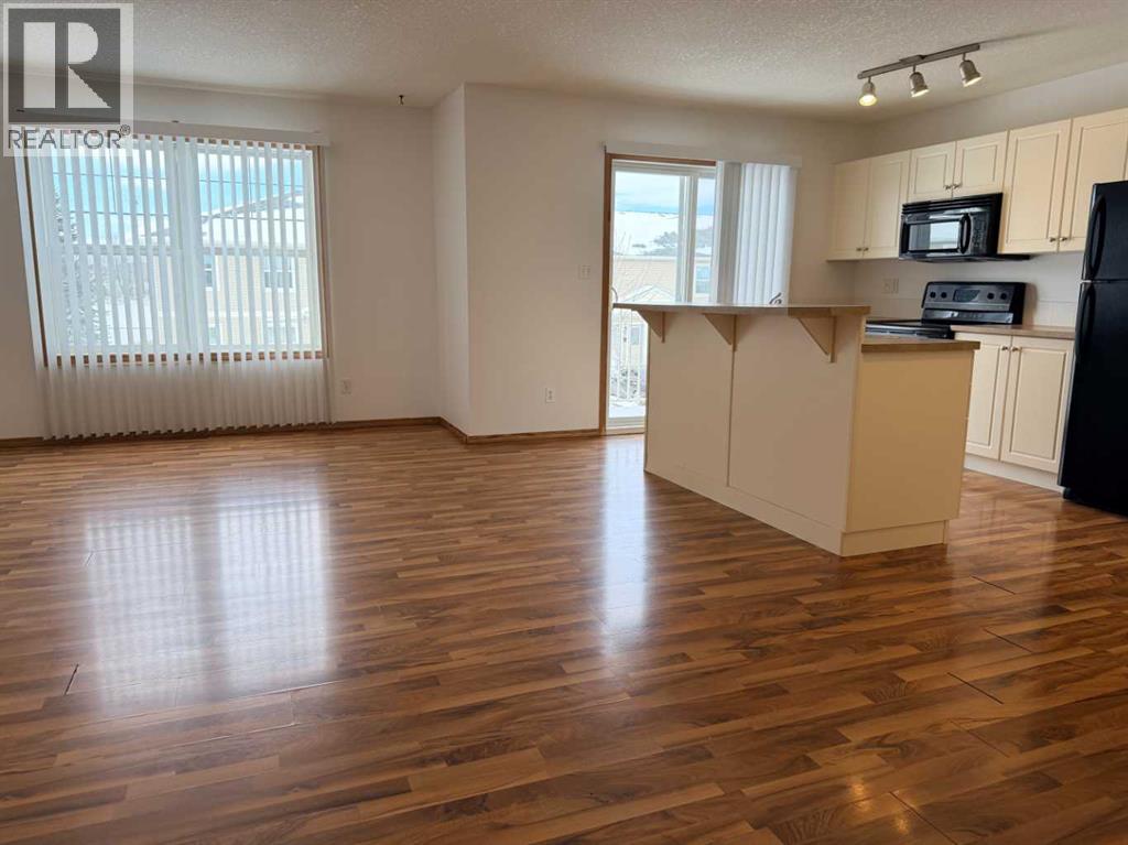 37, 20 Jacobs Close, Red Deer, Alberta  T4P 4C9 - Photo 4 - A2303532