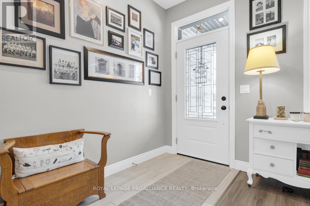 49 Redwood Drive, Belleville, Ontario  K8N 0K3 - Photo 2 - X13020430