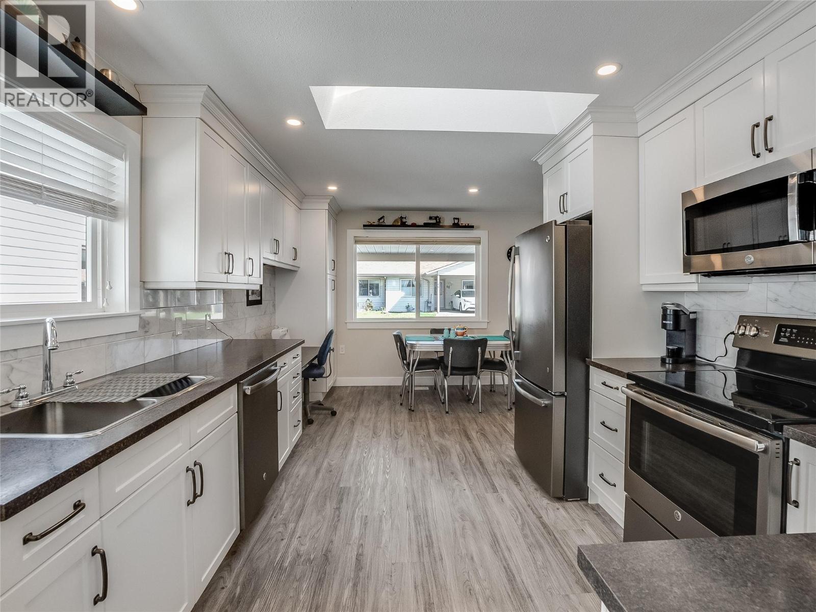 2210 Columbia Avenue Unit# 30, Castlegar, British Columbia  V1N 2X1 - Photo 17 - 10384093