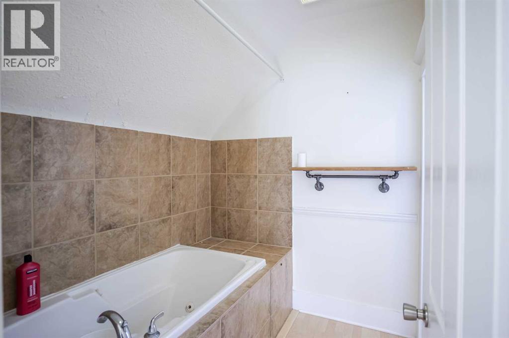 434 Memorial Drive NW, Calgary, Alberta  T2N 3C3 - Photo 14 - A2294492