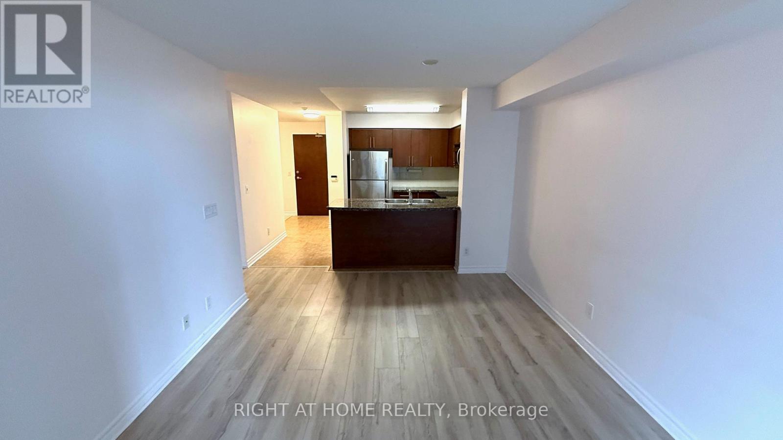 704 - 5 Michael Power Place, Toronto, Ontario  M9A 0A3 - Photo 15 - W13022868