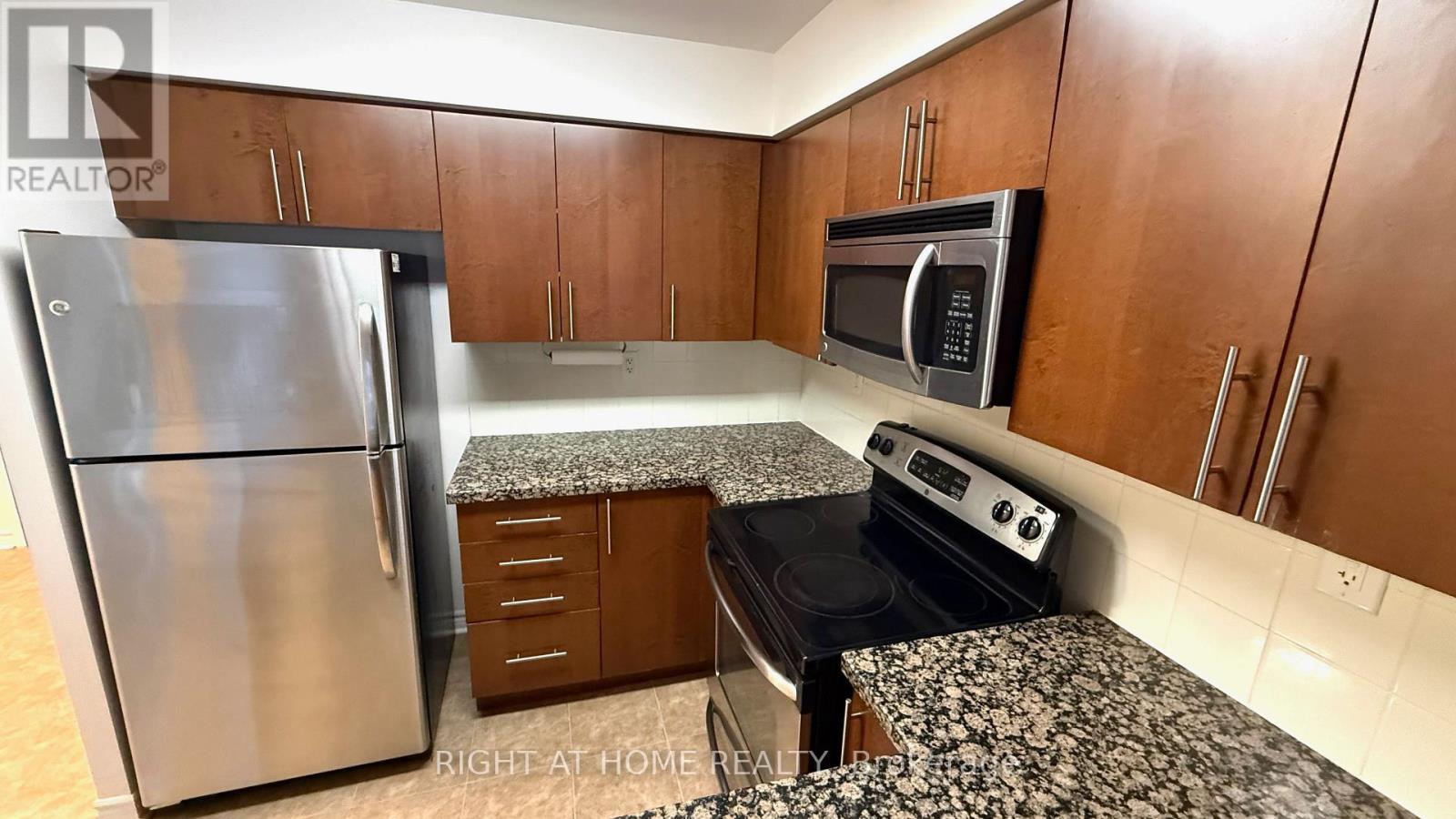 704 - 5 Michael Power Place, Toronto, Ontario  M9A 0A3 - Photo 11 - W13022868