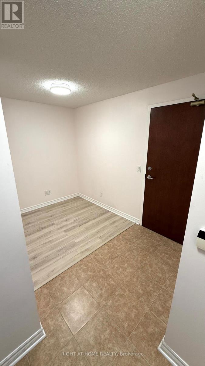 704 - 5 Michael Power Place, Toronto, Ontario  M9A 0A3 - Photo 24 - W13022868