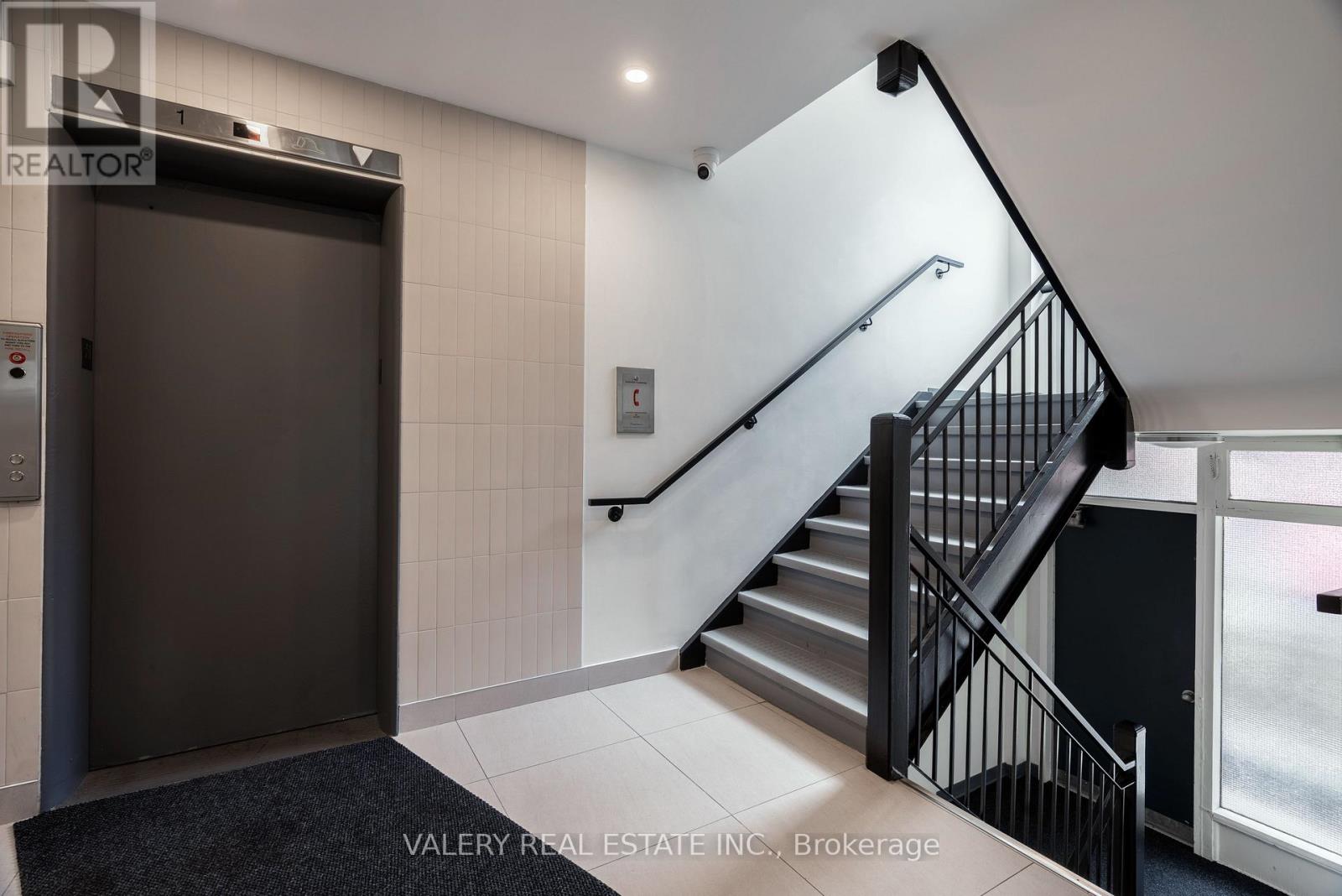 303 - 161 St. George Street, Toronto, Ontario  M5R 2M3 - Photo 5 - C12893994