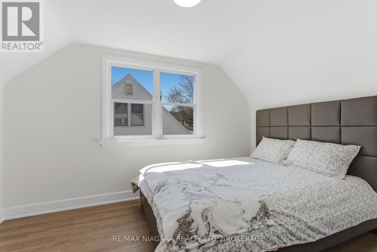 5654 Drummond Road, Niagara Falls, Ontario  L2G 4L4 - Photo 16 - X13027416