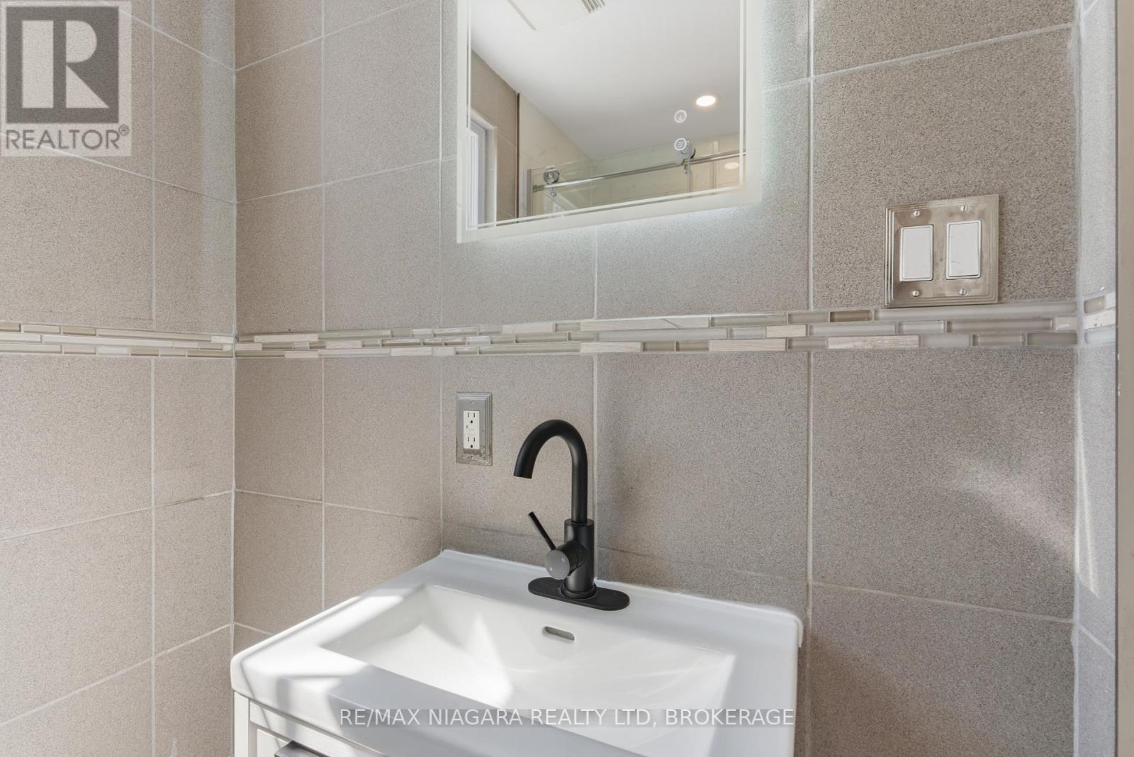 5654 Drummond Road, Niagara Falls, Ontario  L2G 4L4 - Photo 20 - X13027416