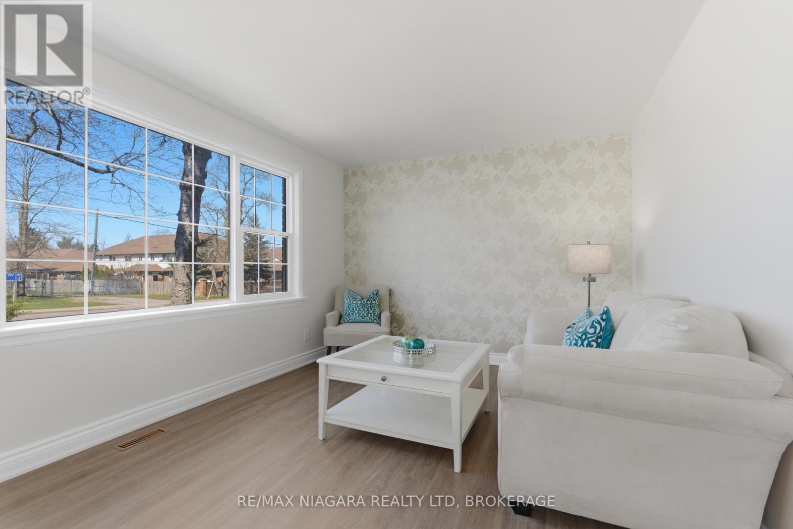 5654 Drummond Road, Niagara Falls, Ontario  L2G 4L4 - Photo 4 - X13027416