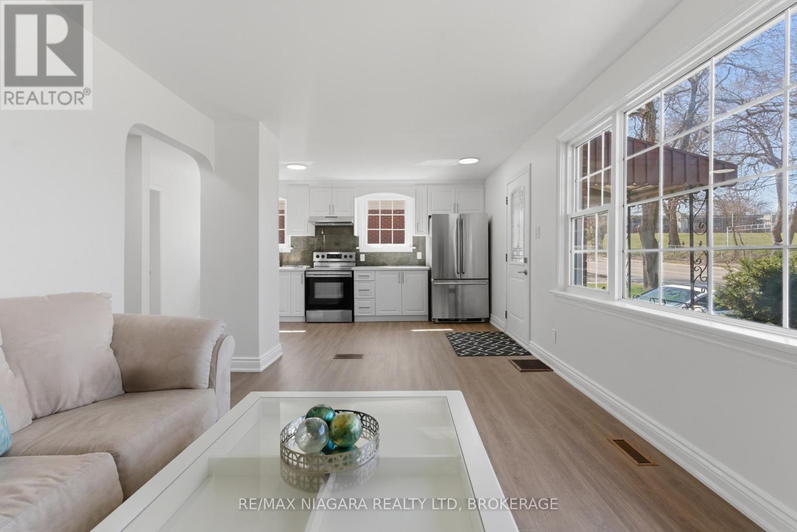 5654 Drummond Road, Niagara Falls, Ontario  L2G 4L4 - Photo 6 - X13027416