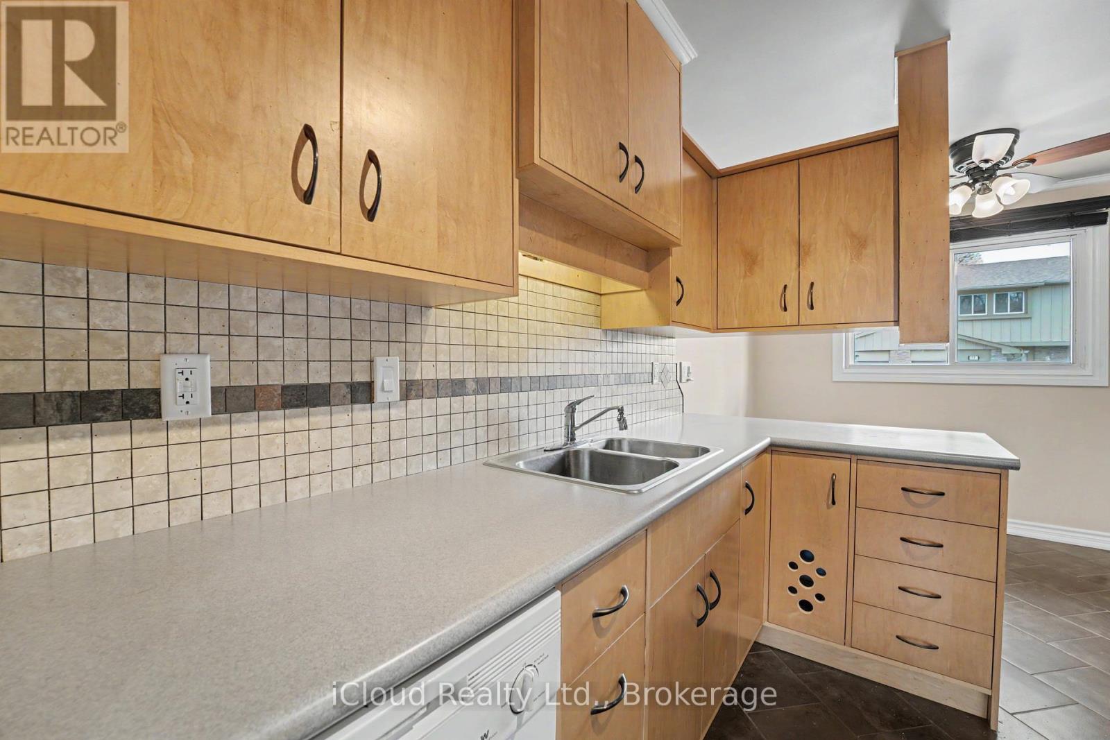 62 - 81 Hansen Road, Brampton, Ontario  L6V 3C7 - Photo 7 - W12682698