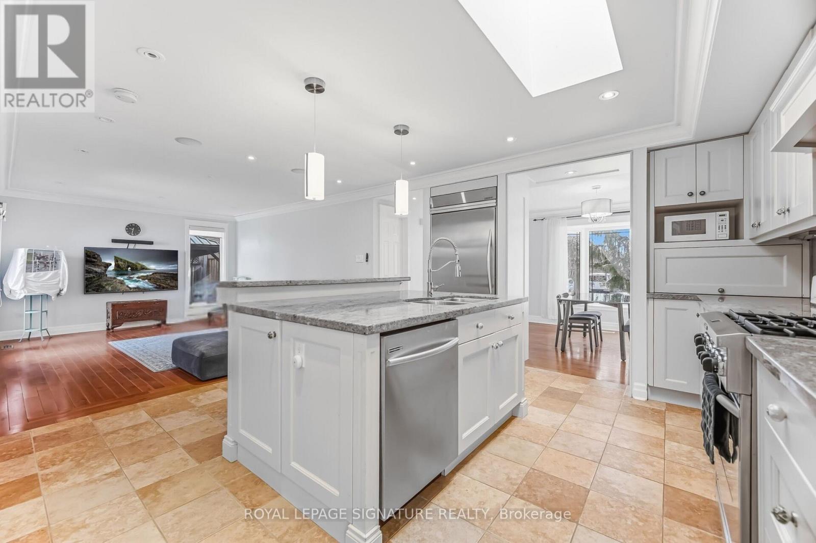 34 LORRAINE CRESCENT, Brampton, Ontario