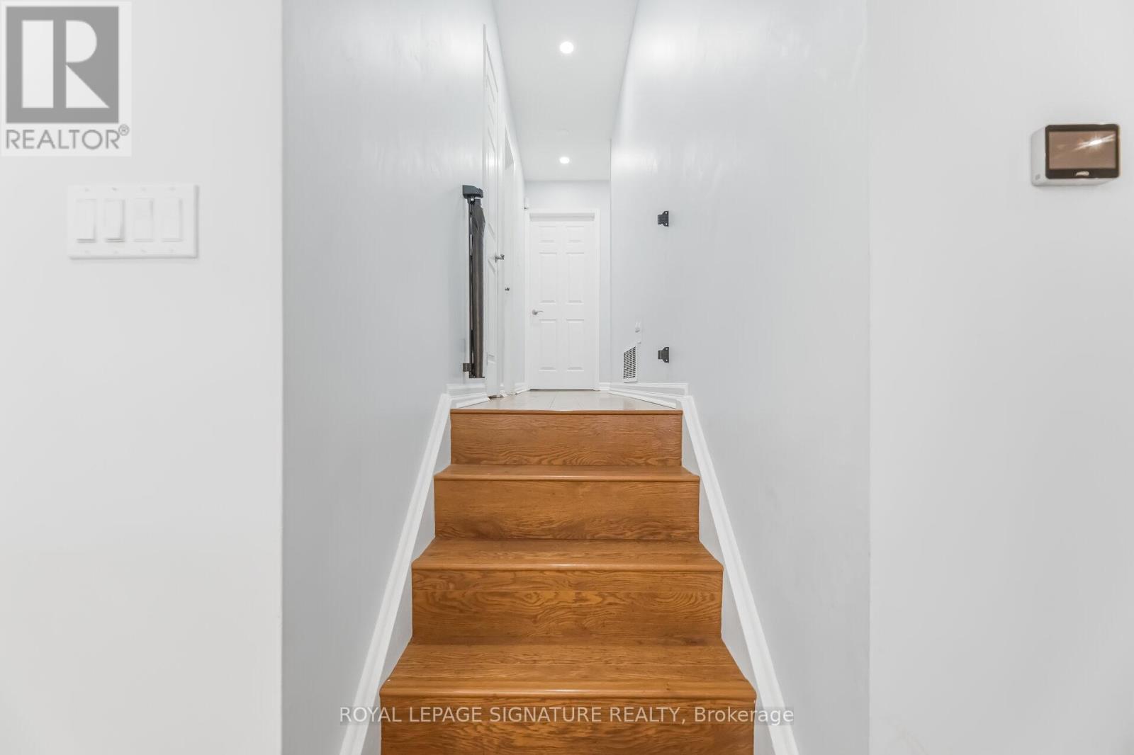 34 Lorraine Crescent, Brampton, Ontario  L6S 2R7 - Photo 11 - W13025470