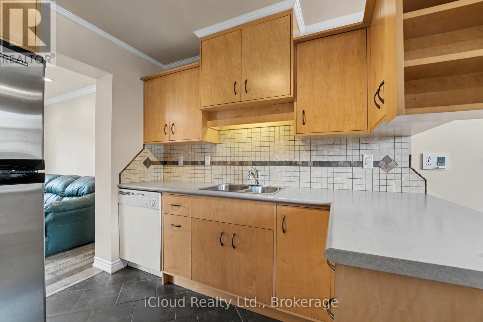 62 - 81 Hansen Road, Brampton, Ontario  L6V 3C7 - Photo 10 - W12682698