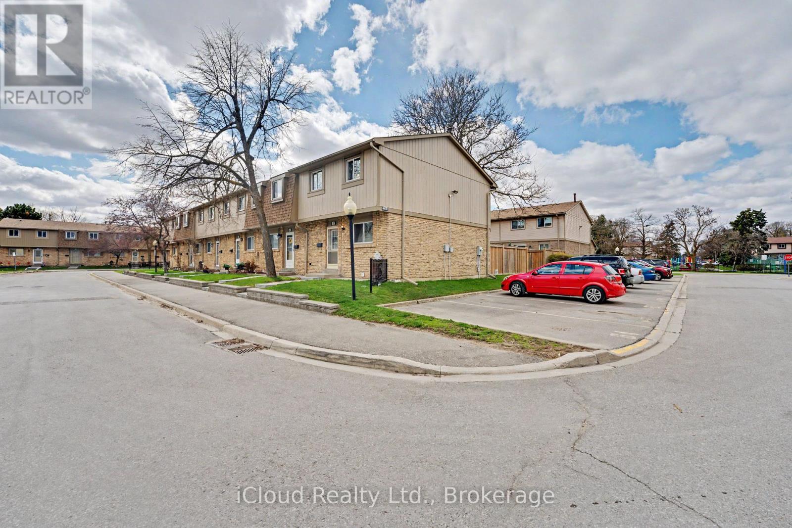 62 - 81 Hansen Road, Brampton, Ontario  L6V 3C7 - Photo 4 - W12682698