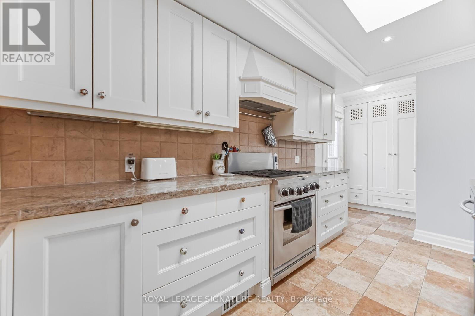 34 Lorraine Crescent, Brampton, Ontario  L6S 2R7 - Photo 6 - W13025470