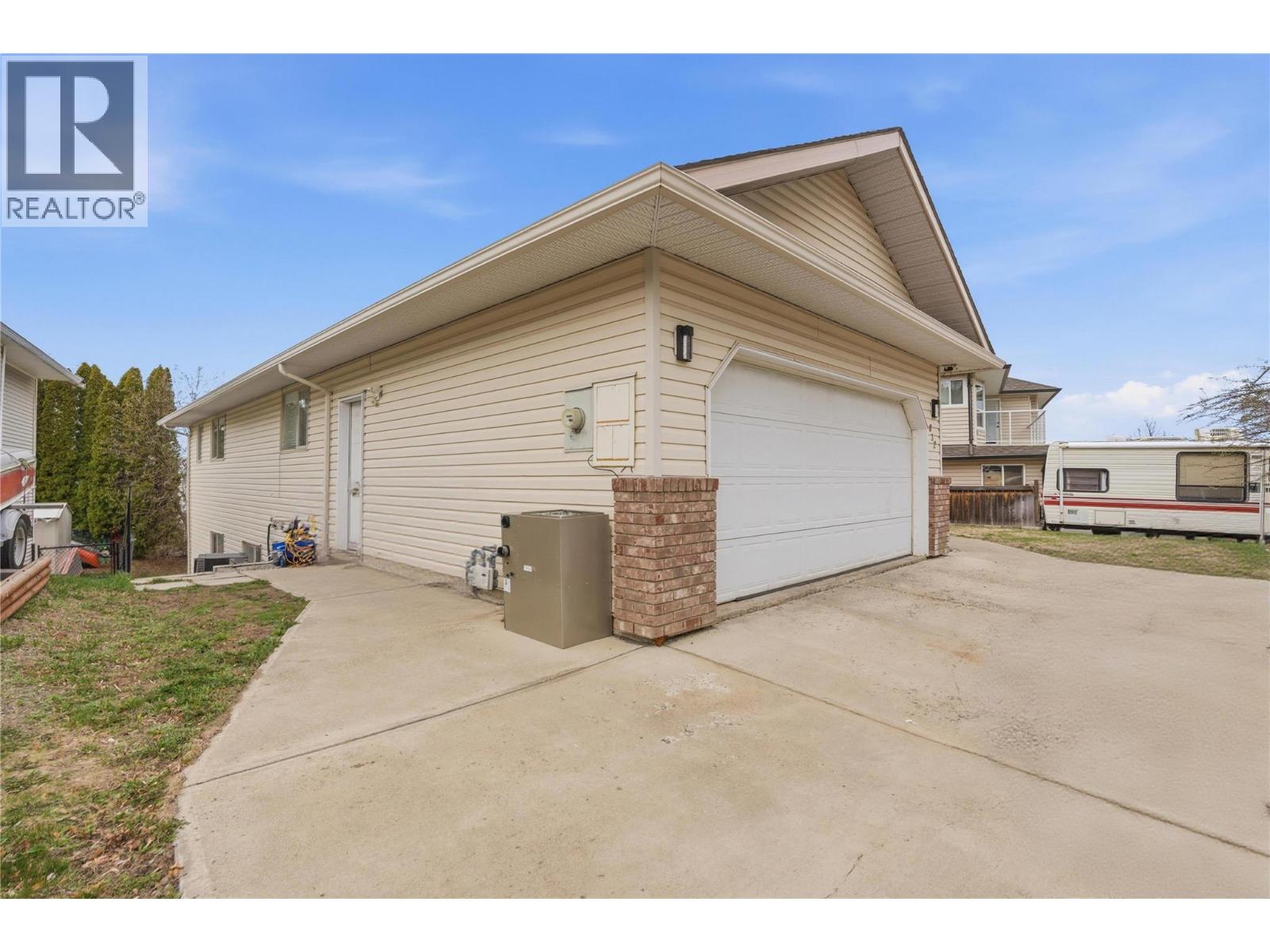 832 Regent Crescent, Kamloops, British Columbia  V1S 1X1 - Photo 2 - 10384366