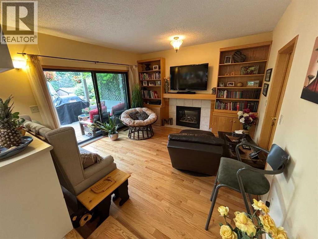 9602 71 Avenue, Peace River, Alberta  T8S 1E3 - Photo 8 - A2273646