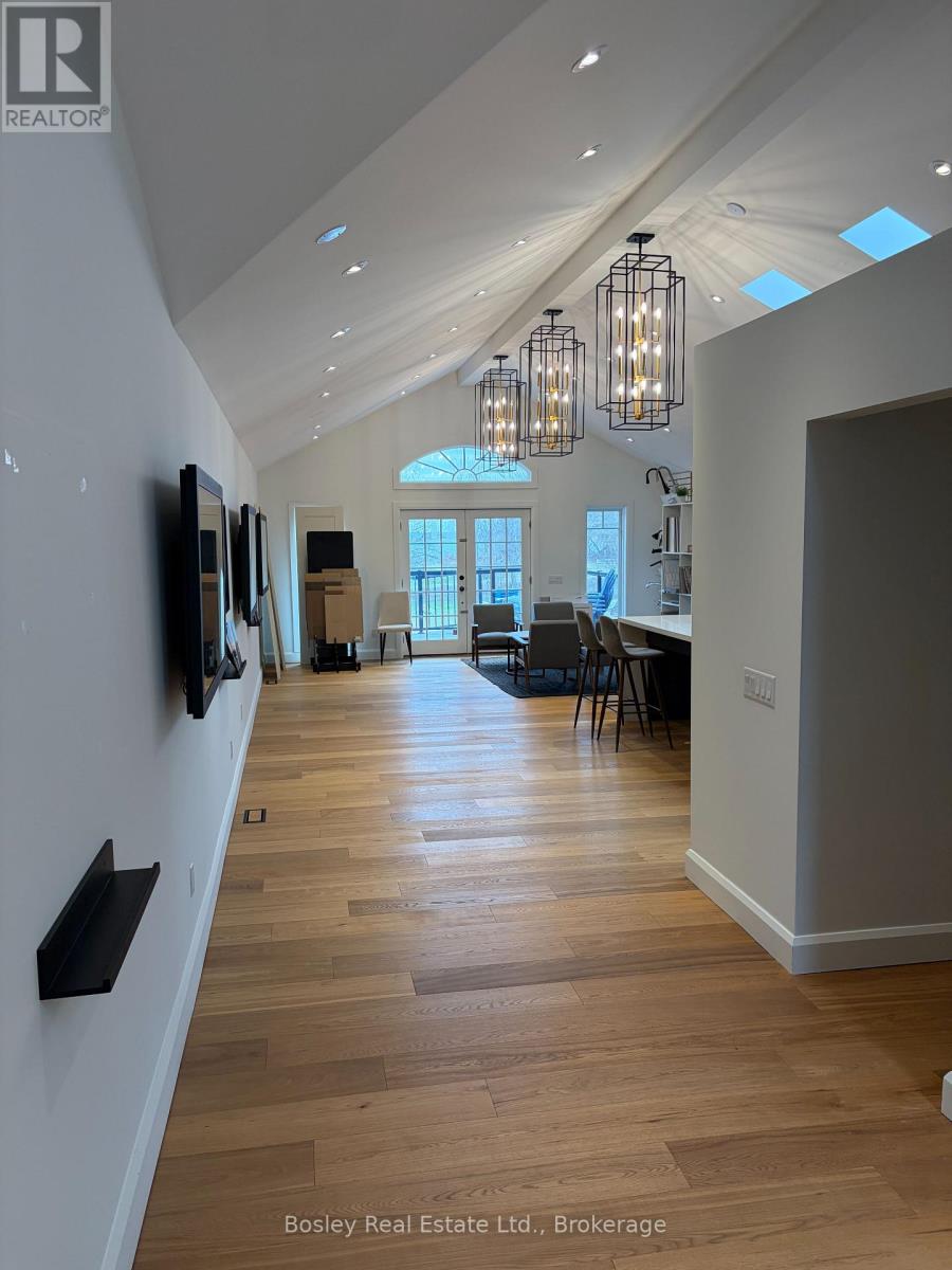 11352 Highway 26 West Street, Collingwood, Ontario  L9Y 5C6 - Photo 5 - S13027378