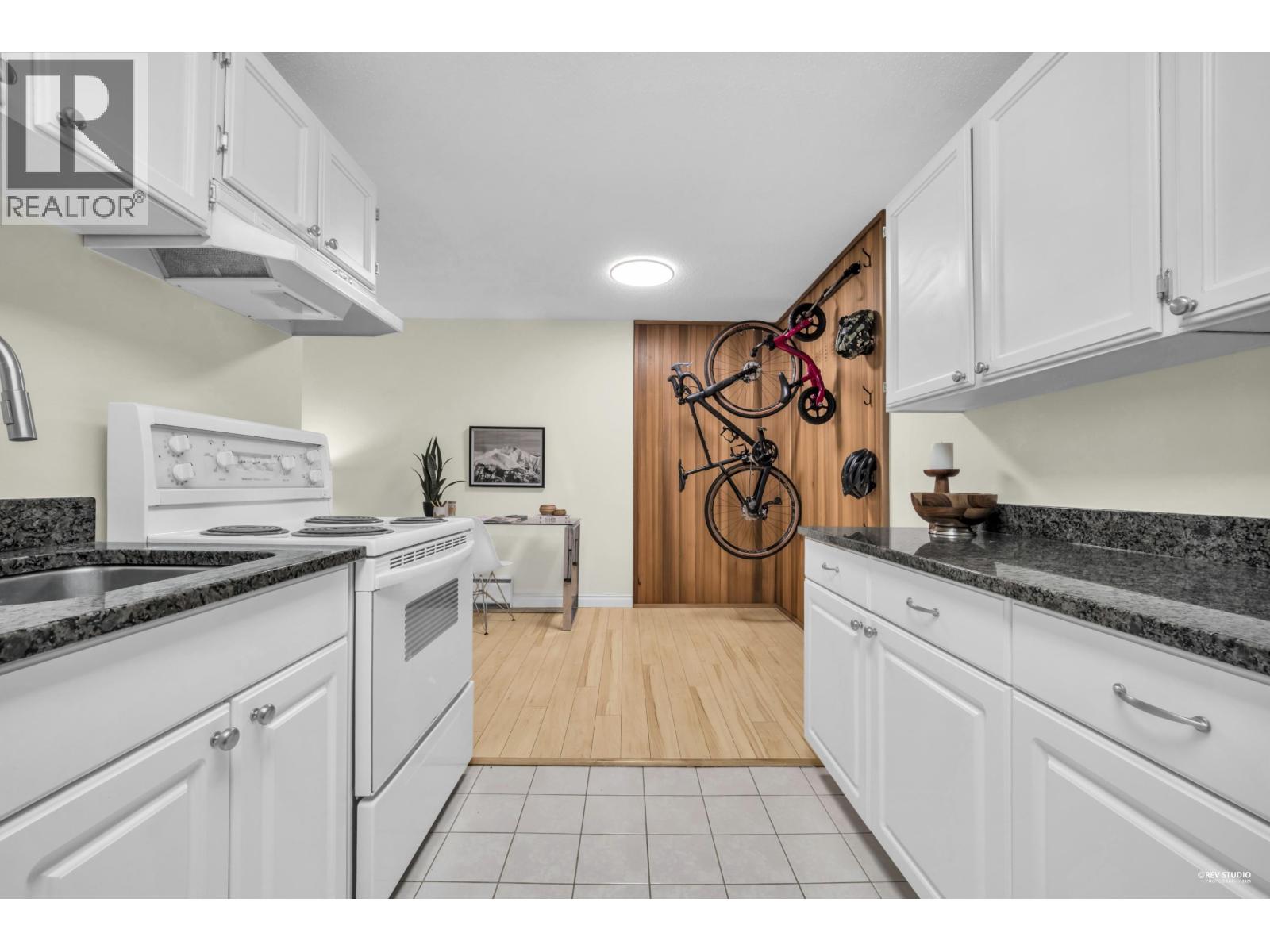 103 150 E 5th Street, North Vancouver, British Columbia  V7L 1L5 - Photo 13 - R3114213