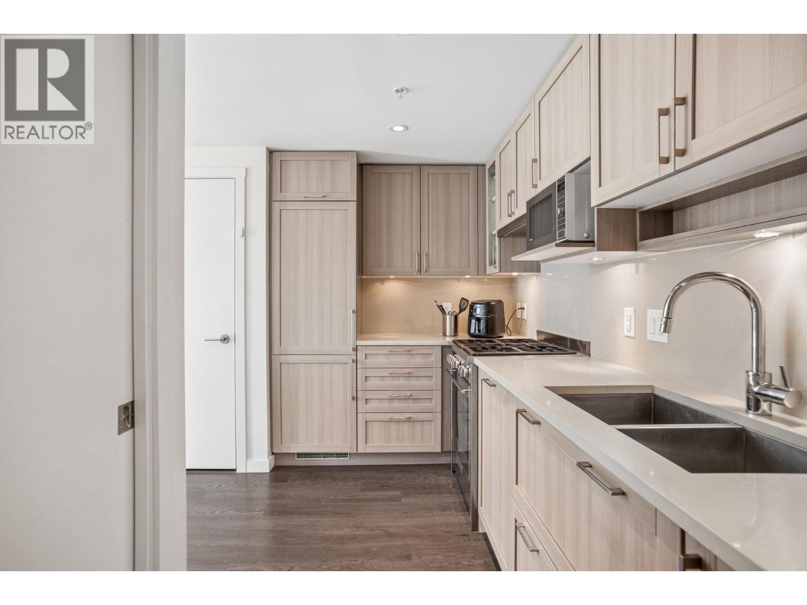 317 5665 Boundary Road, Vancouver, British Columbia  V5R 0E4 - Photo 3 - R3114228