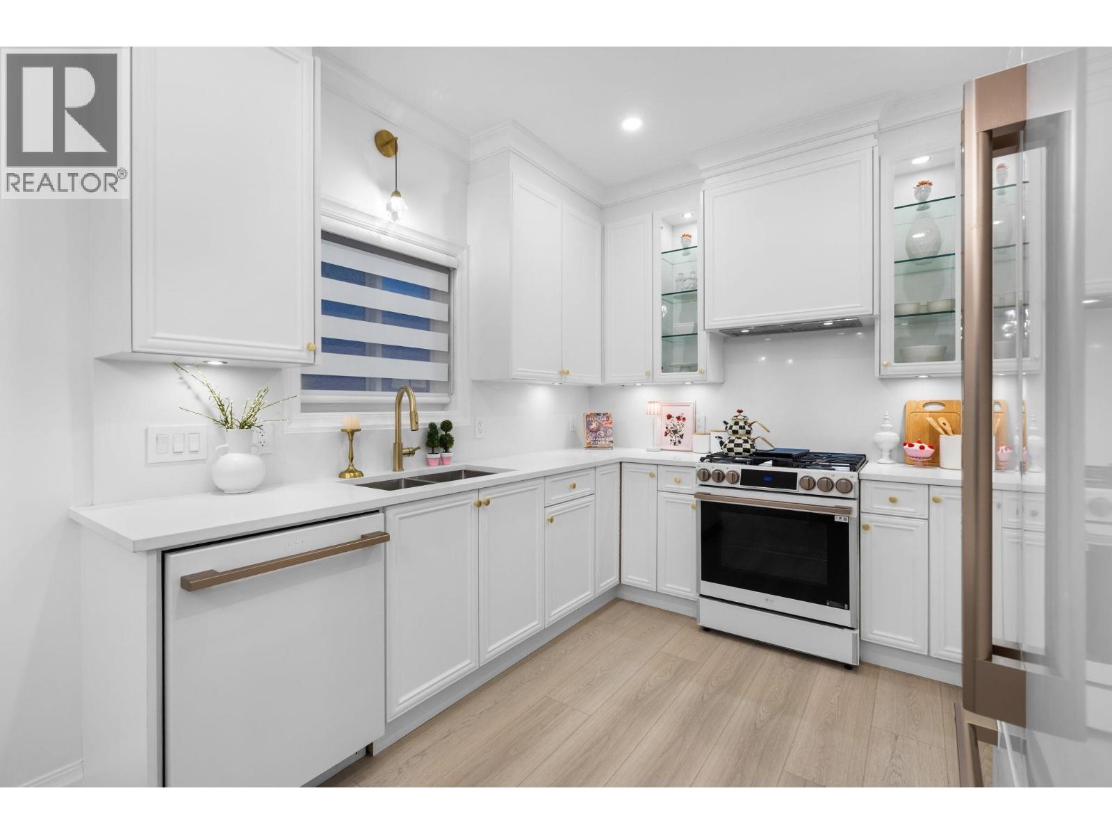 5138 Dominion Street, Burnaby, British Columbia  V5G 1C9 - Photo 7 - R3114245