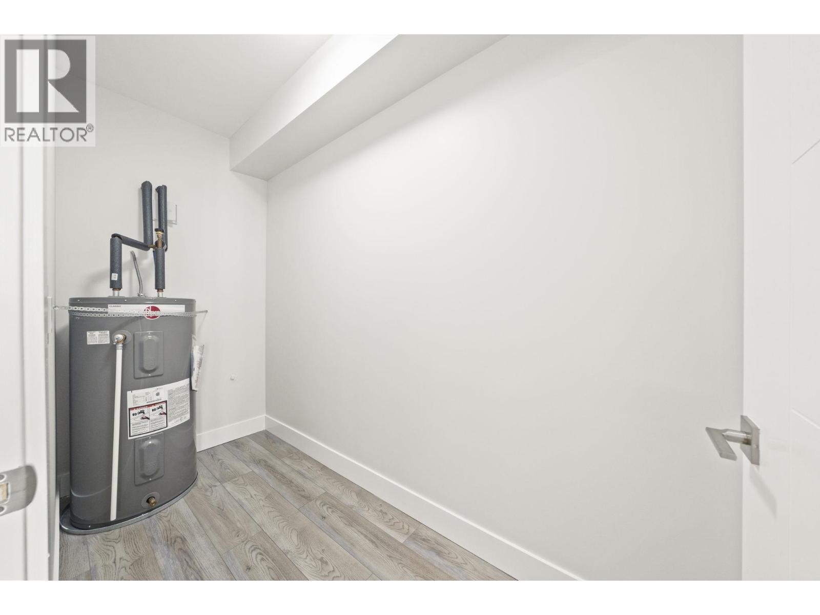 2296 E 33rd Avenue, Vancouver, British Columbia  V5N 3G1 - Photo 18 - R3114273