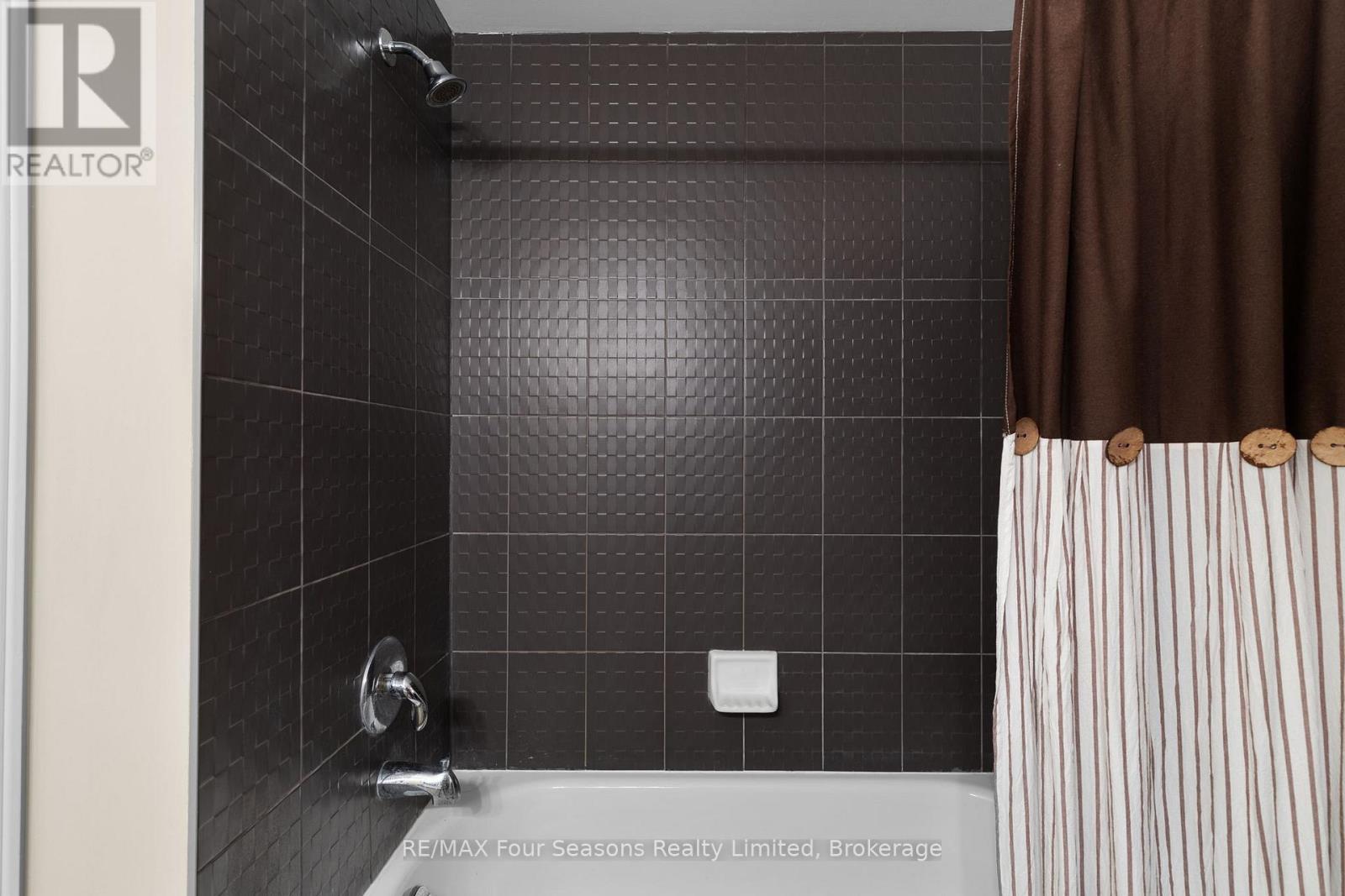 13 - 305 Briarmeadow Drive, Kitchener, Ontario  N2A 4K9 - Photo 24 - X13027364